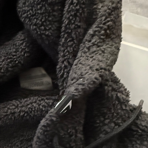 Gymshark Black Fuzzy Crop Jacket - Picture 4 of 5